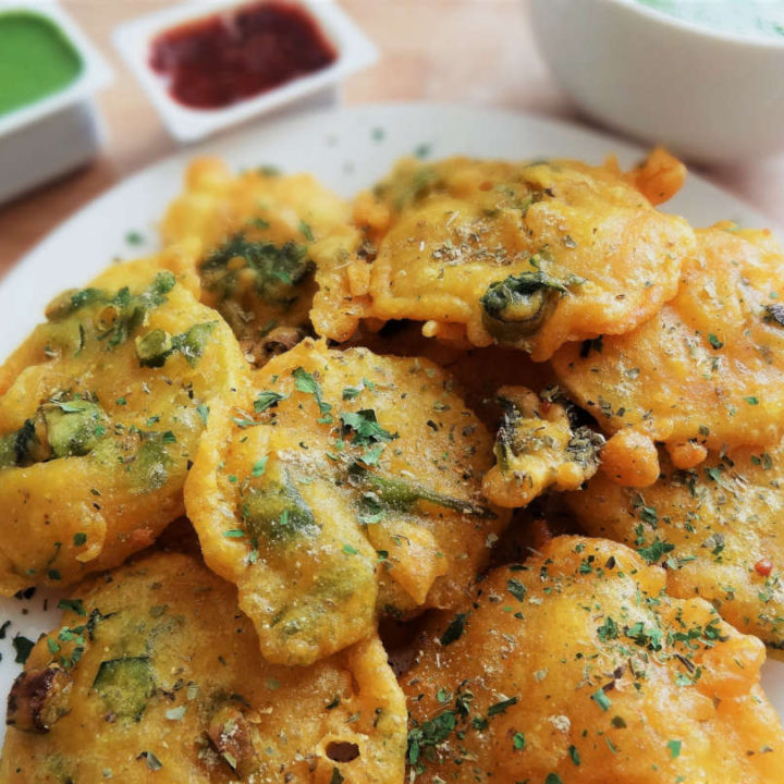 Aloo Pakora Recipe How to make Aloo Pakora at home