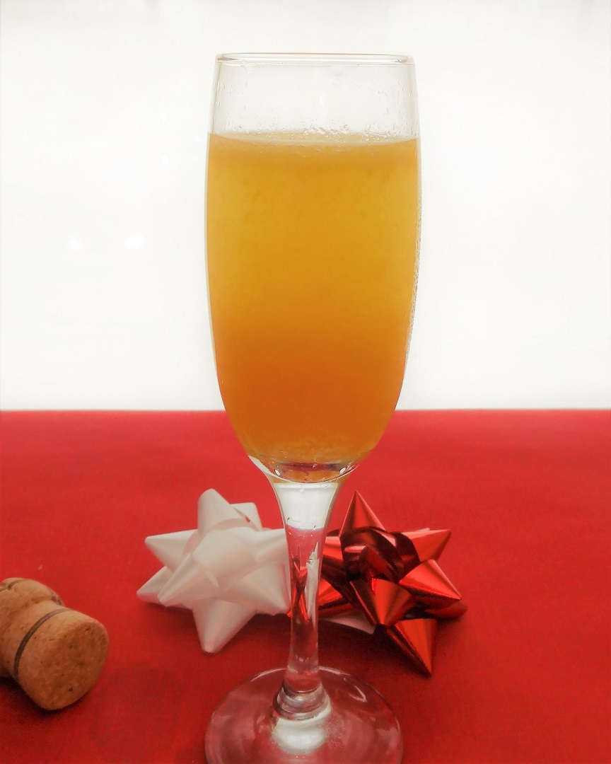 Bellini cocktail